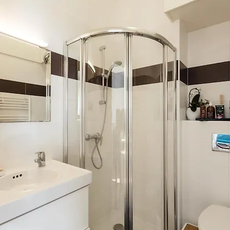 Lovely, Quiet 1 Bedroom With A Balcony 公寓 尼斯