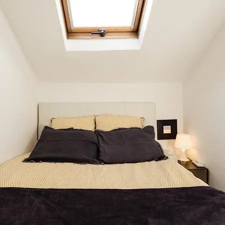 公寓 Lovely, Quiet 1 Bedroom With A Balcony