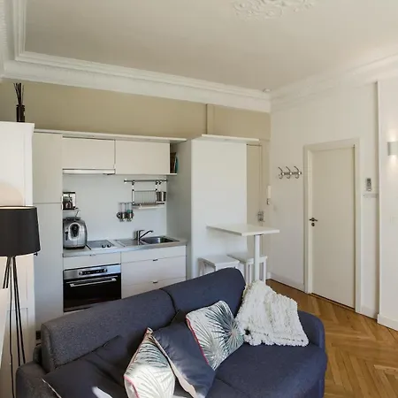 公寓 Lovely, Quiet 1 Bedroom With A Balcony *