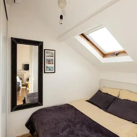 公寓 Lovely, Quiet 1 Bedroom With A Balcony
