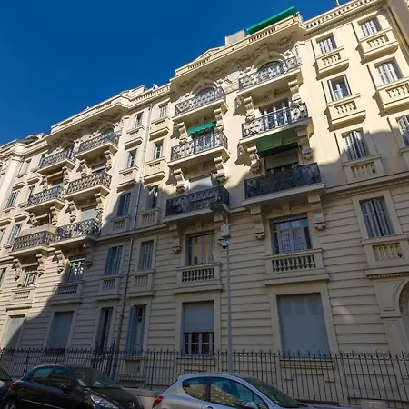 Lovely, Quiet 1 Bedroom With A Balcony 公寓 *